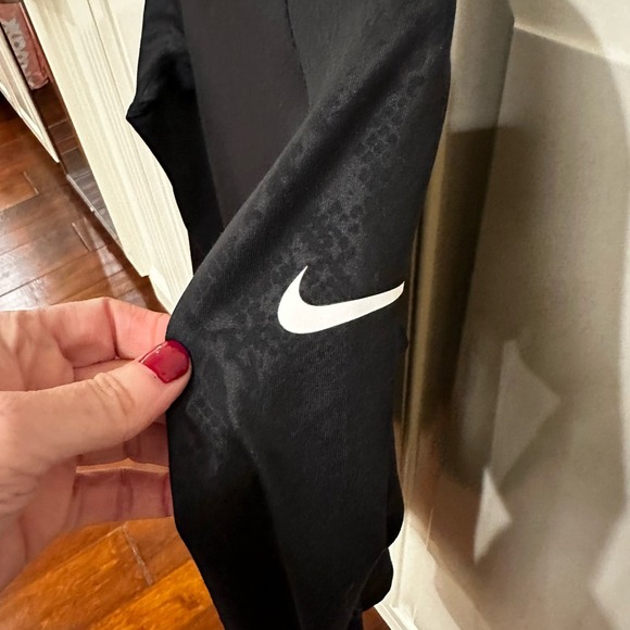 Nike Pro HyperWarm Vixen Top Women Black Snake Print Pullover Mock Neck Athletic - Picture 8 of 9